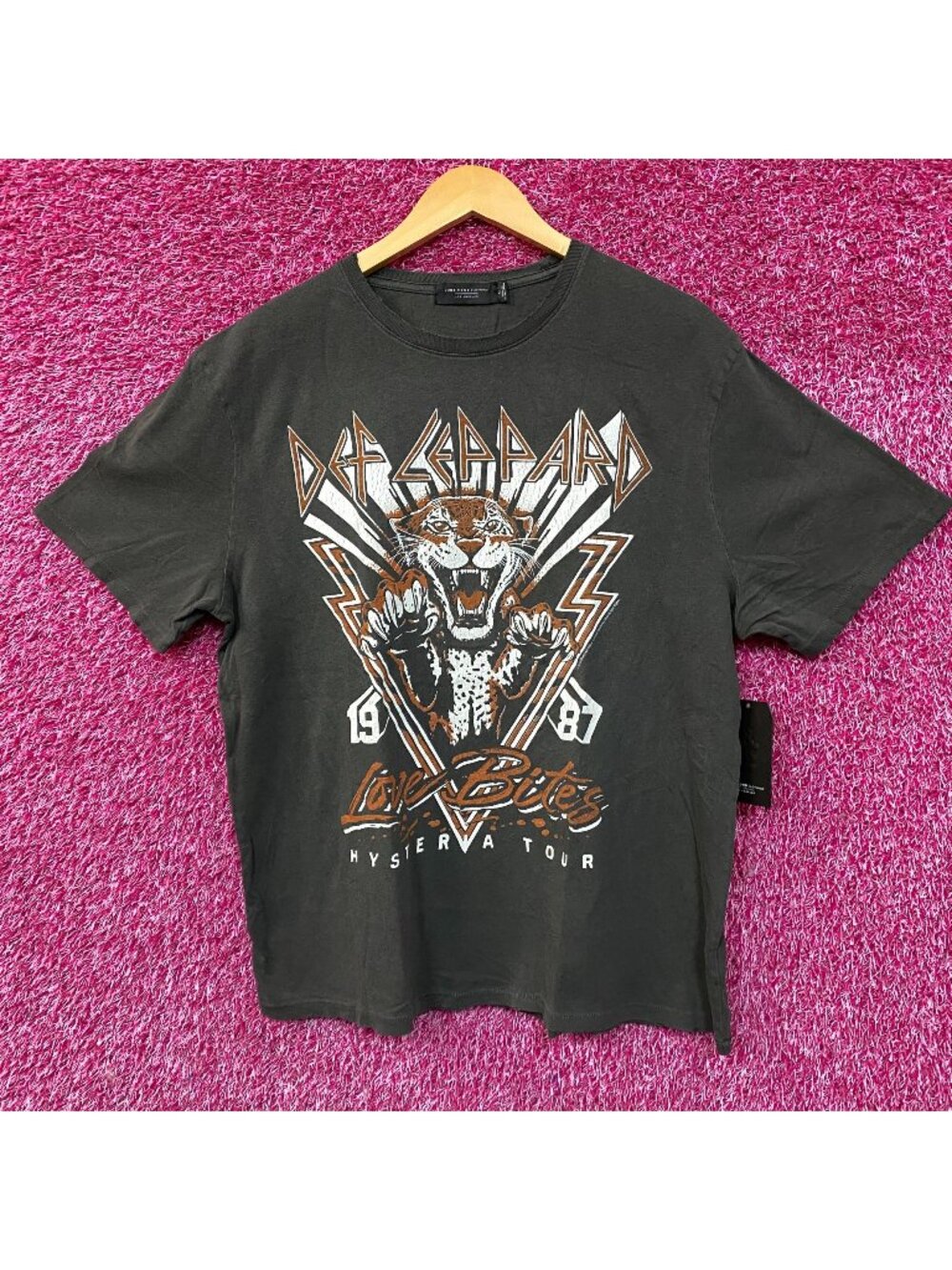 Def Leppard Love Bites Rock Tshirt size XL